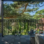 Apartment In Patio *