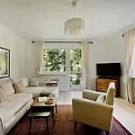 Apartment In Patio *