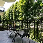 In Patio Apartment