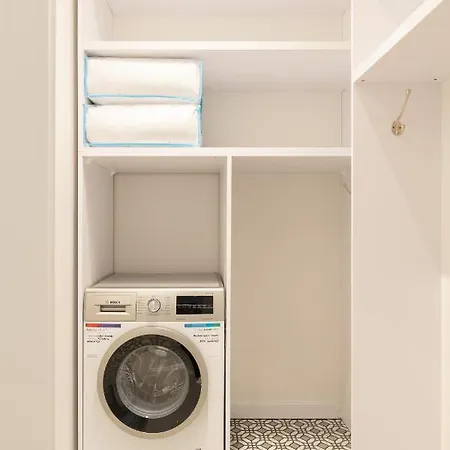 In Patio アパート ユラタ