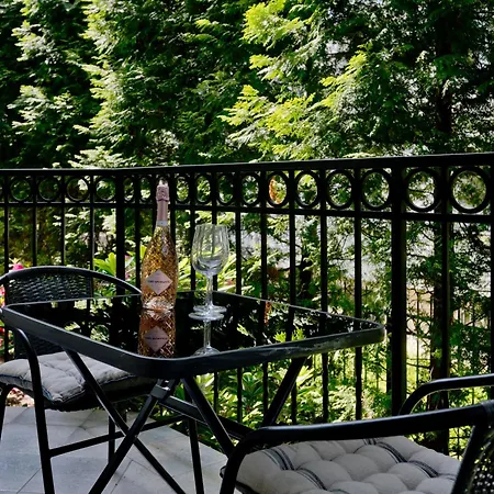 In Patio Daire *