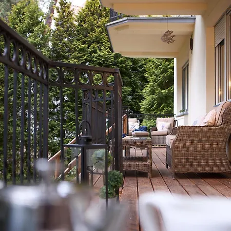 In Patio Daire Jurata